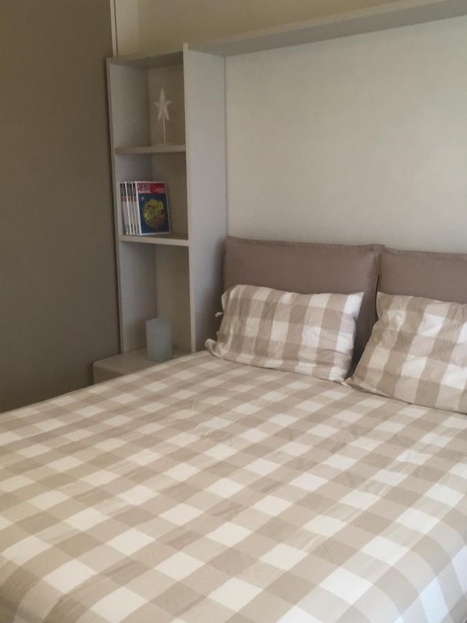 A Due Passi Dal Mare Apartment Vallecrosia Exterior foto